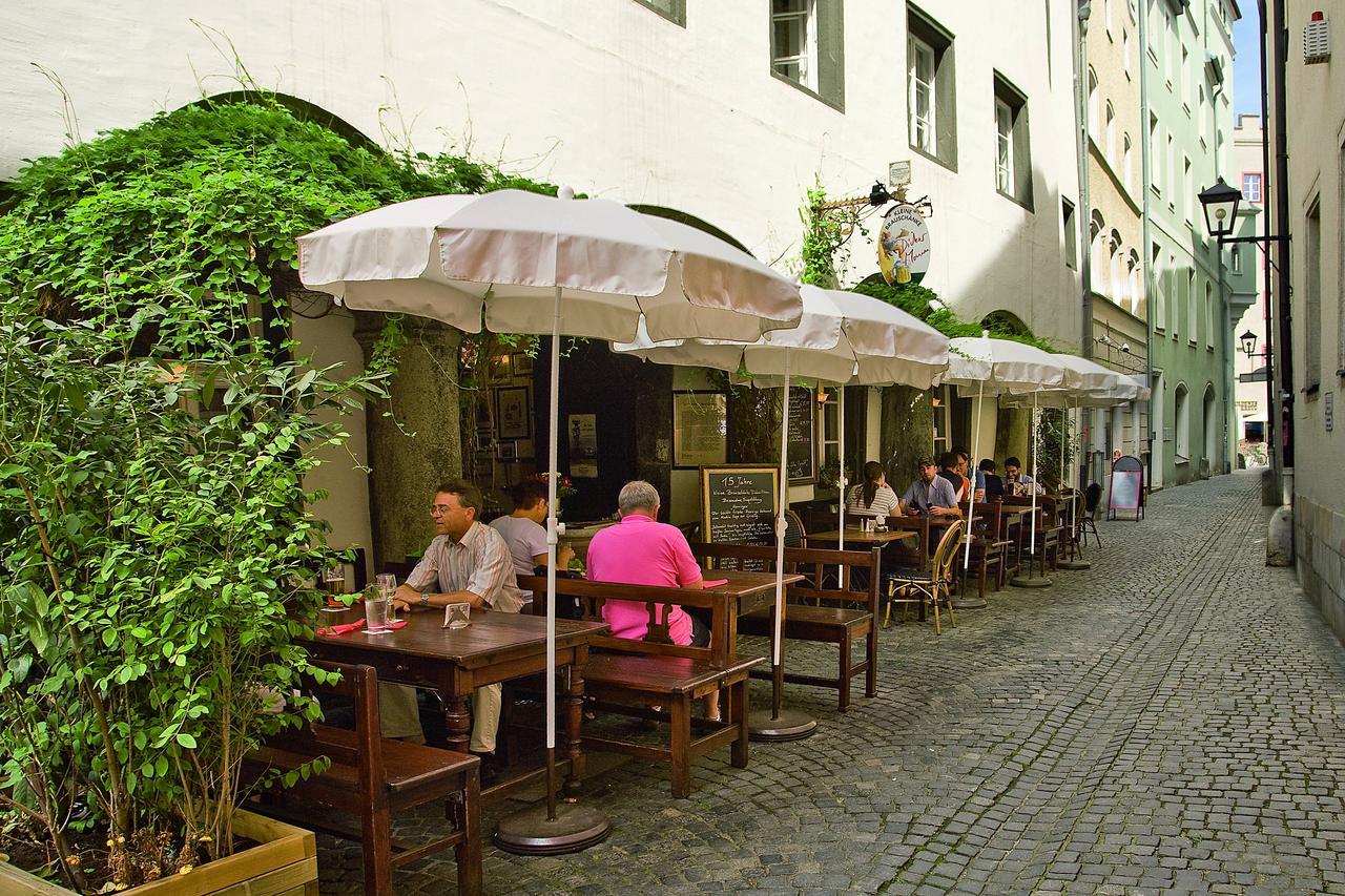 Restaurant Dicker Mann Hotel Zum Blauen Krebs Ρέγκενσμπουργκ Εξωτερικό φωτογραφία